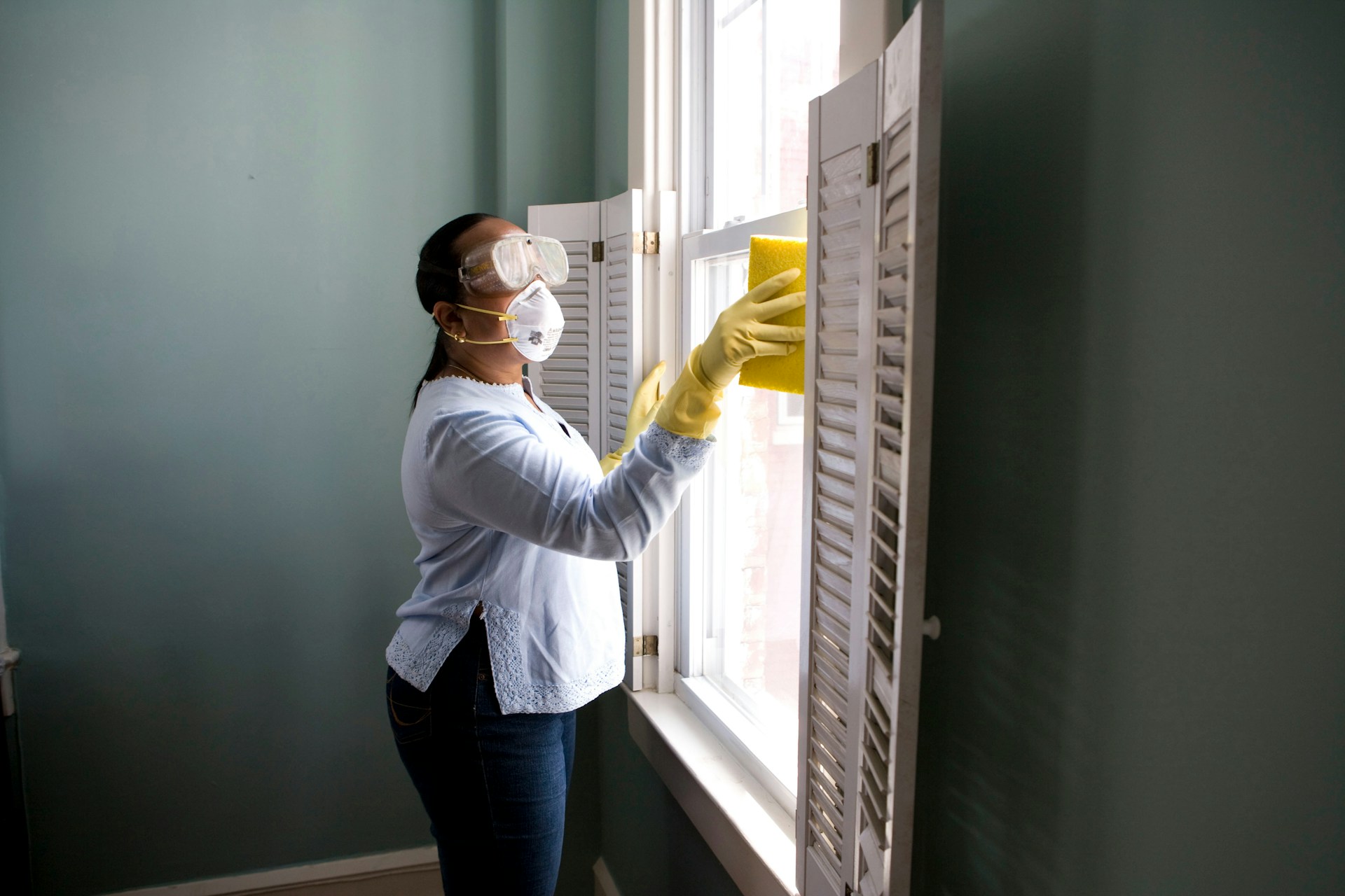 Why Professional Window Cleaning Beats DIY Every Time